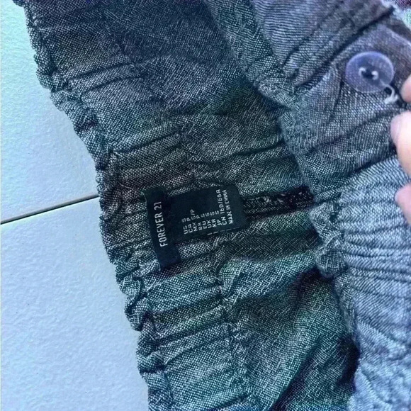 Forever 21 shorts size small - Picture 2 of 3